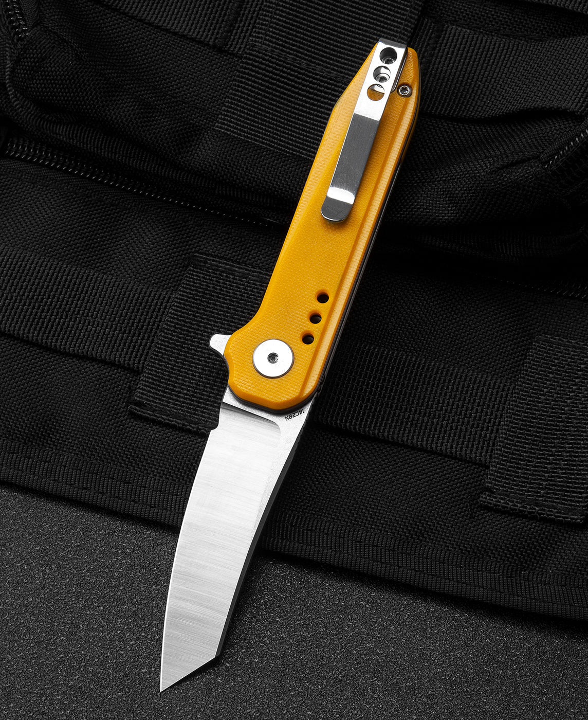 Bestech SYNTAX BG40B closed view – 3.84″ closed length, yellow G10, steel clip