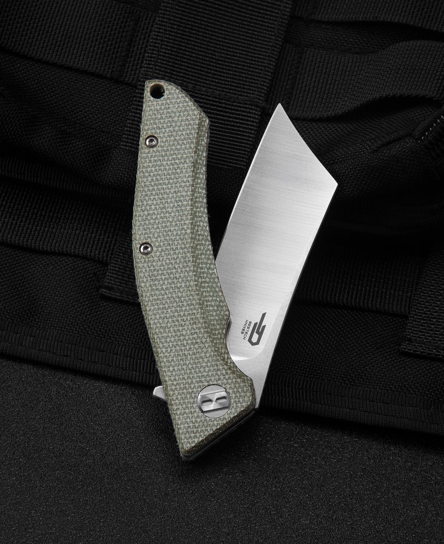 Bestech CUBIS BG42B blade detail – D2 stonewash+satin finish, 3.15″ blade
