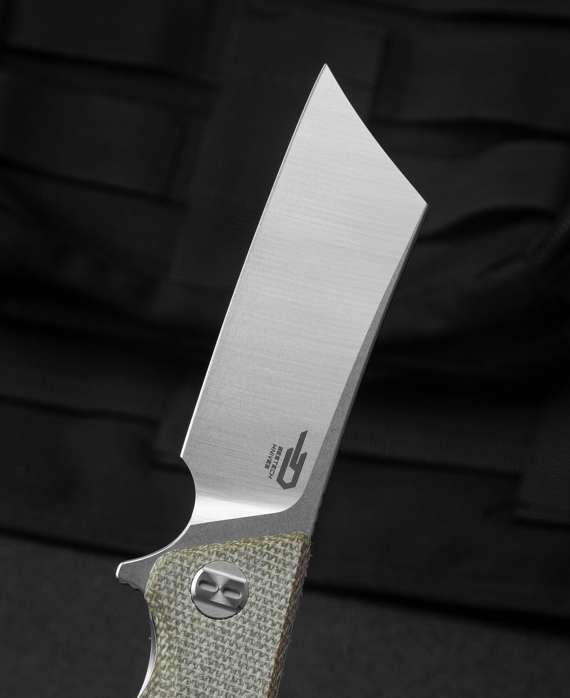 Bestech CUBIS BG42B handle detail – beige Micarta texture, steel pocket clip
