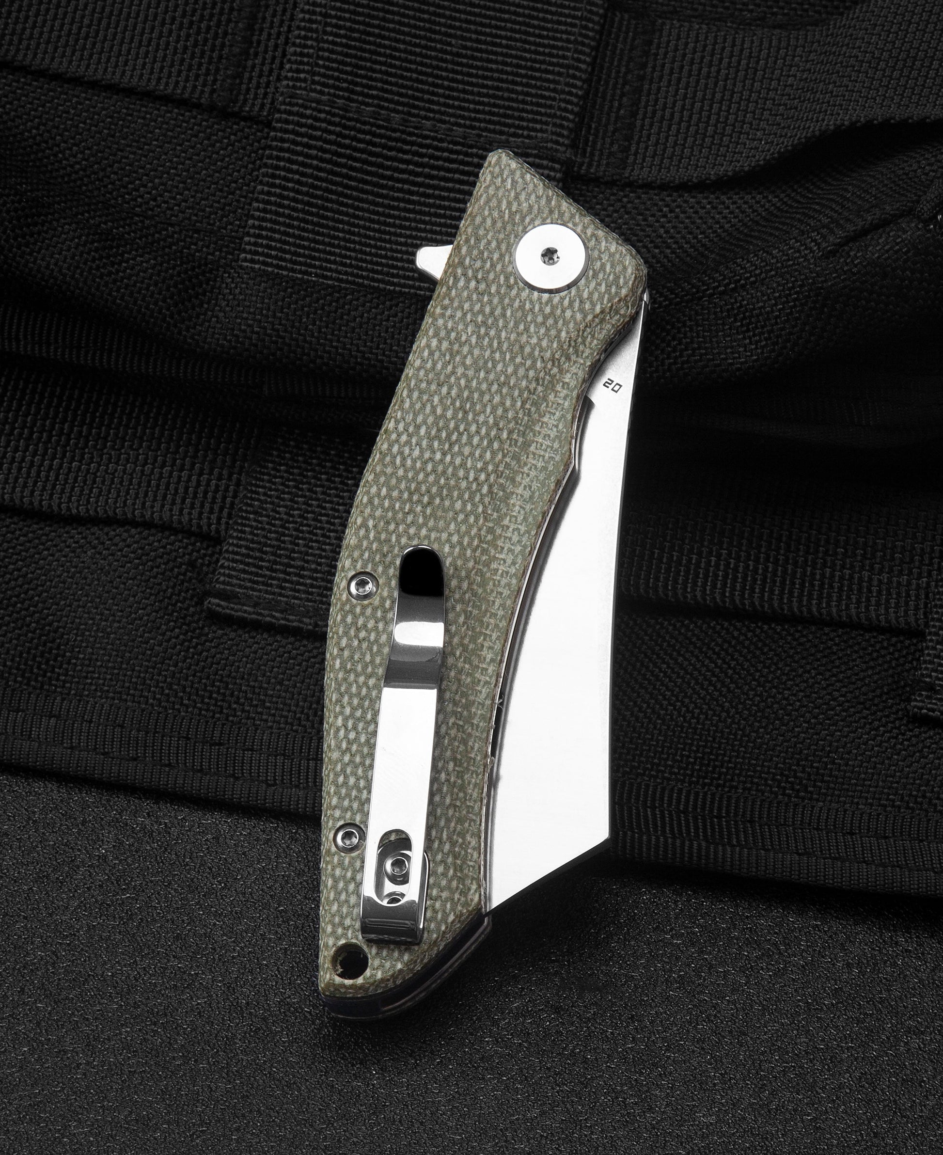 Bestech CUBIS BG42B spine detail – Liner Lock, D2 blade thickness 0.138″