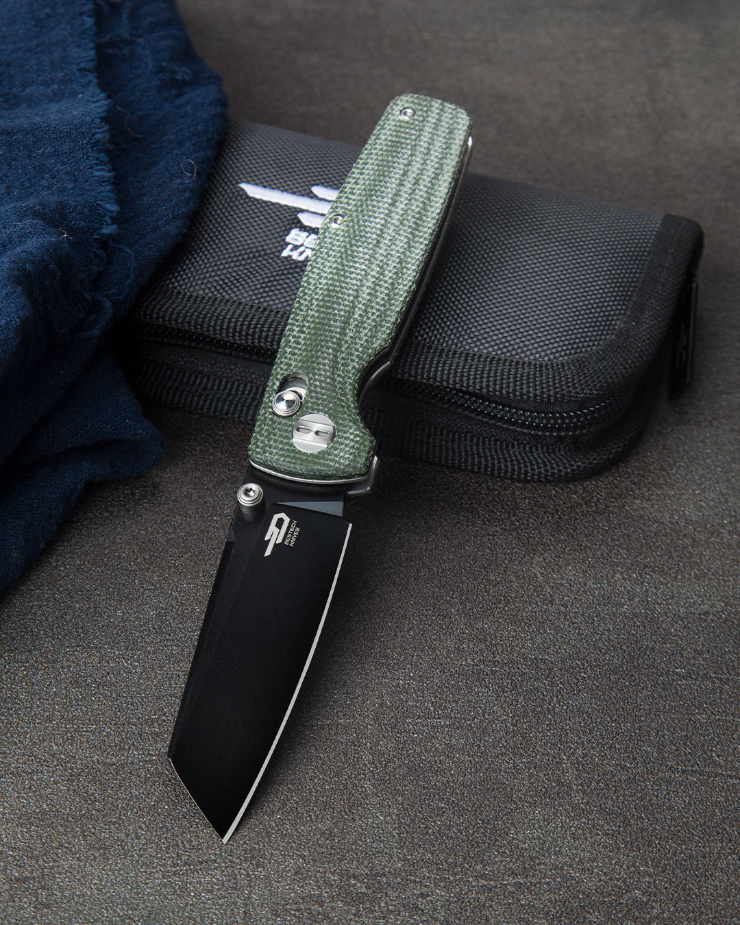 Bestech SLASHER BG43B-2 front view – 3.07" D2 black stonewash blade, green Micarta handle, bar lock