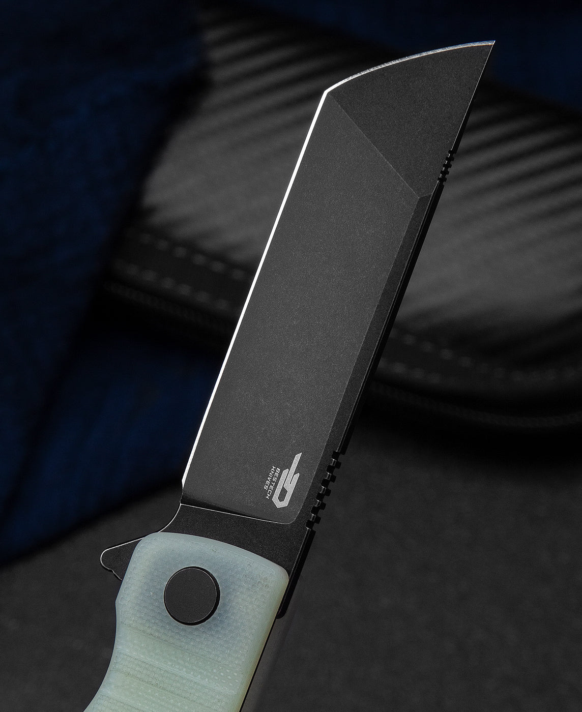 Bestech TITAN BG49A-4 handle detail – jade G10 texture and ergonomic contouring