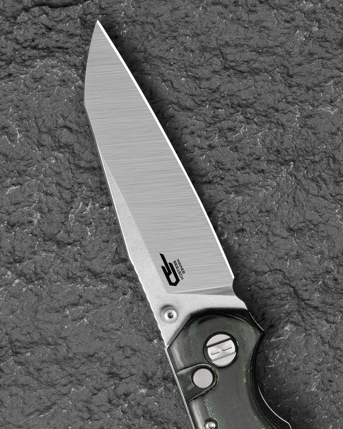 Bestech Snakebird BG58A open position – 3.54" Satin blade deployed, Green Micarta