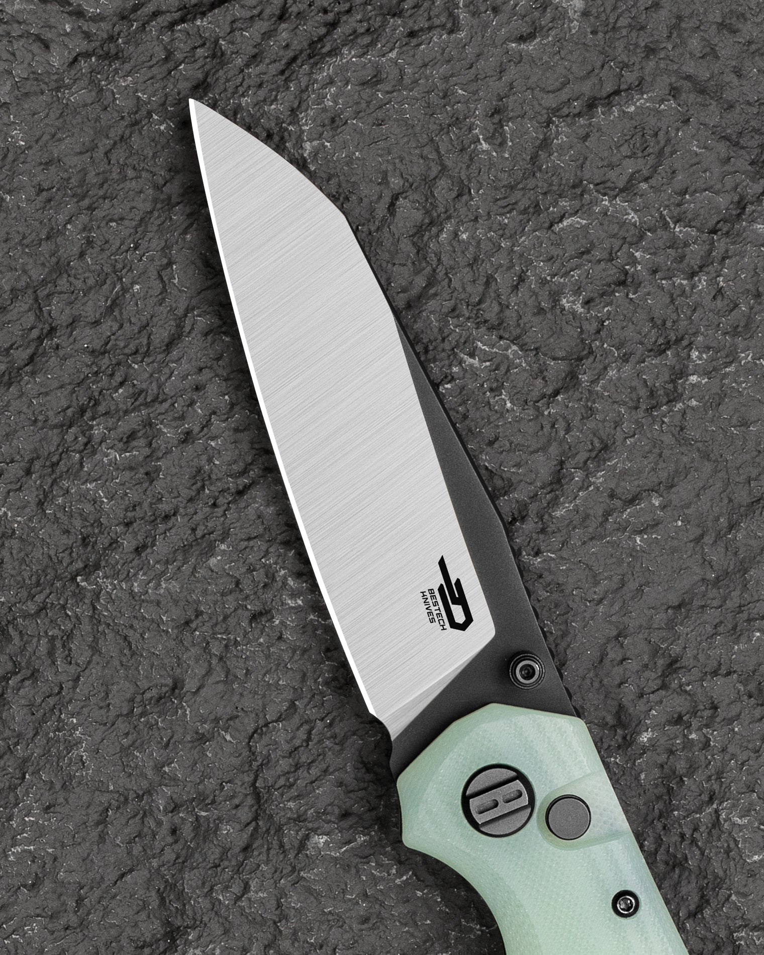 Bestech Snakebird BG58D open position – two-tone Satin+Black PVD sheepsfoot blade