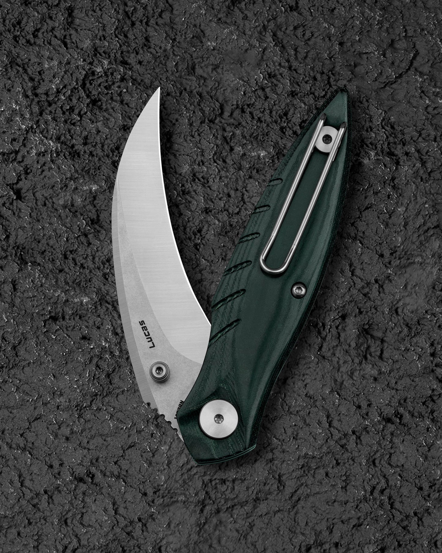 Bestech Mantidae BG60E spine detail – 14C28N stonewash finish, jimping on spine