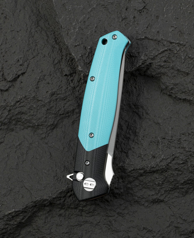 Bestech Swordfish BG62F Button Lock detail – push-button release, positive retention