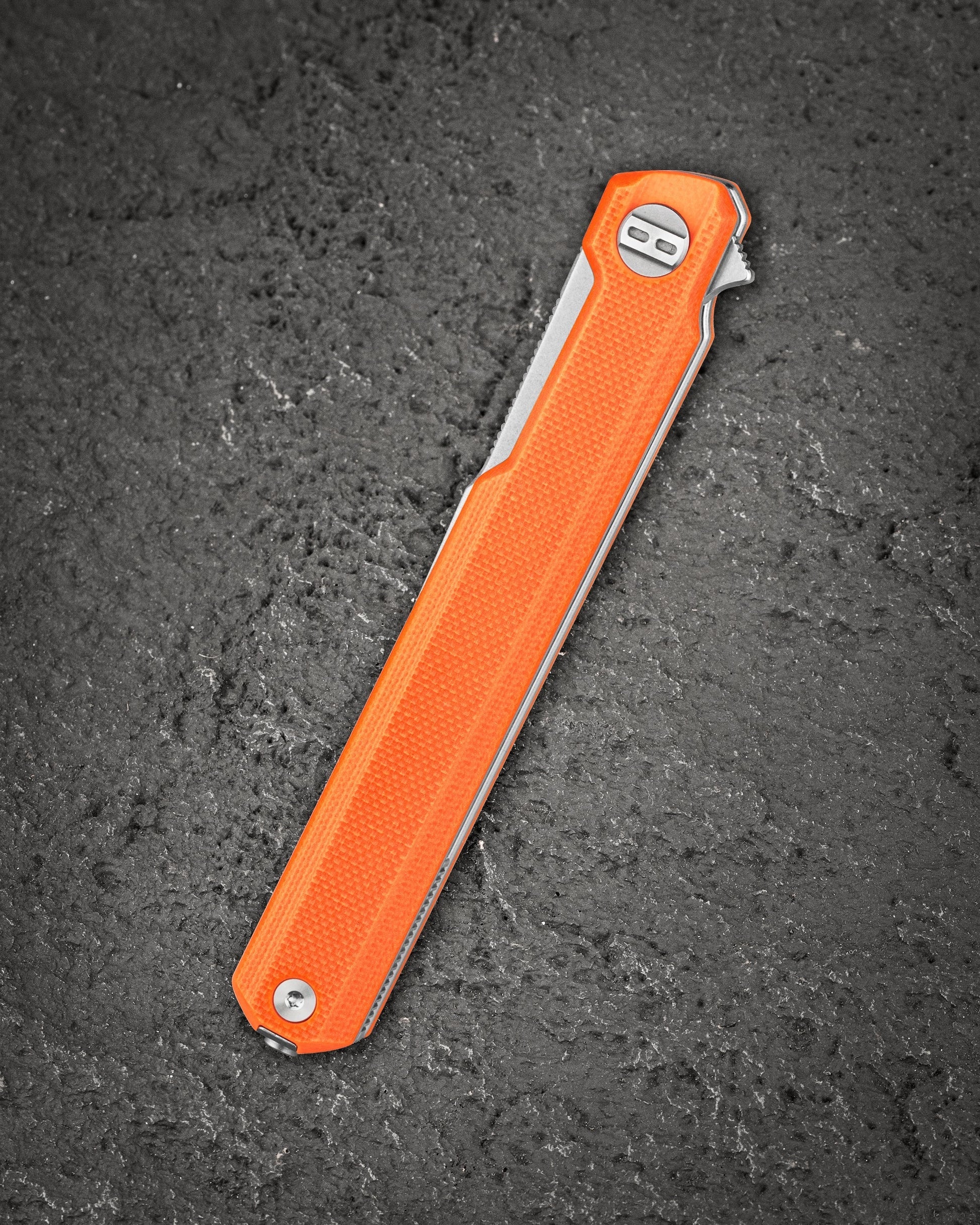 Bestech Duoz BG65B blade detail – 14C28N Stonewash finish, ceramic ball bearings