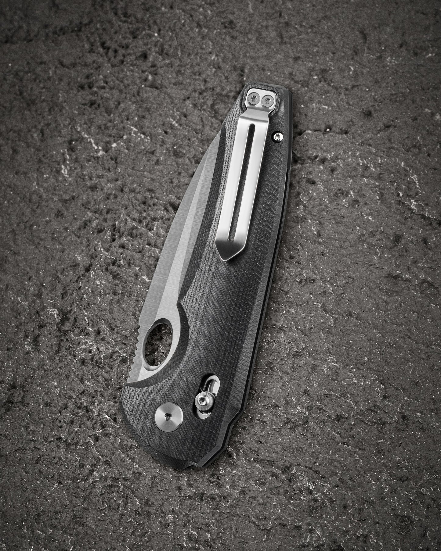 Bestech Noctar BG66A open position – Bar Lock engaged, 3.71″ Satin blade