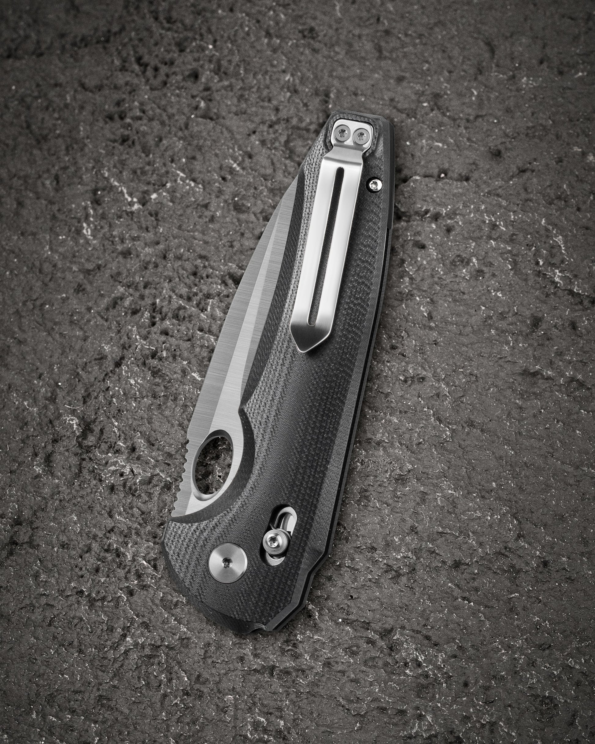 Bestech Noctar BG66A open position – Bar Lock engaged, 3.71″ Satin blade