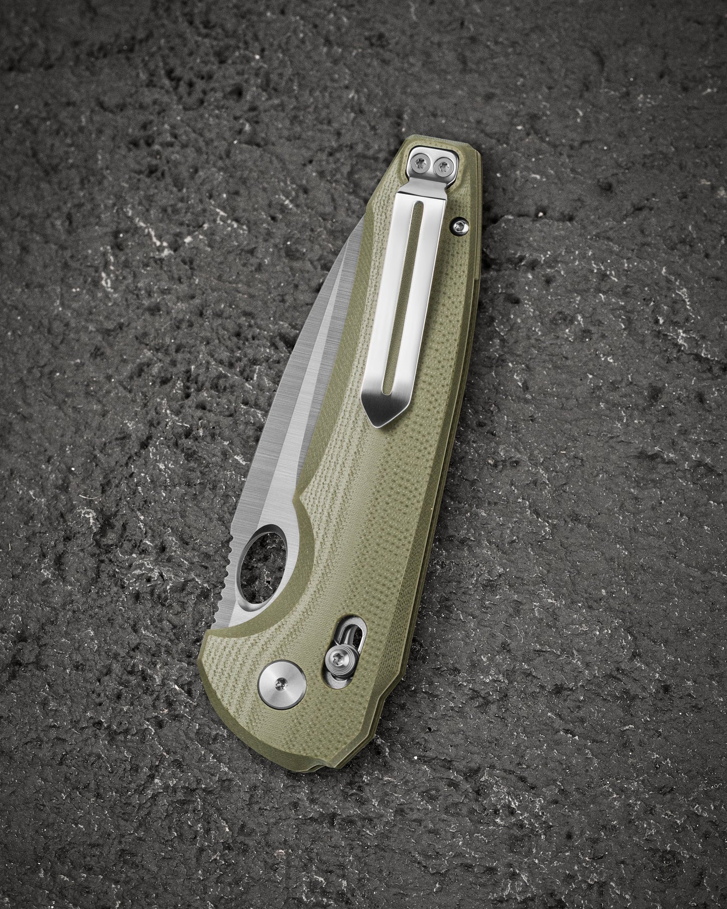 Bestech Noctar BG66B open position – Bar Lock engaged, 3.71″ Satin blade