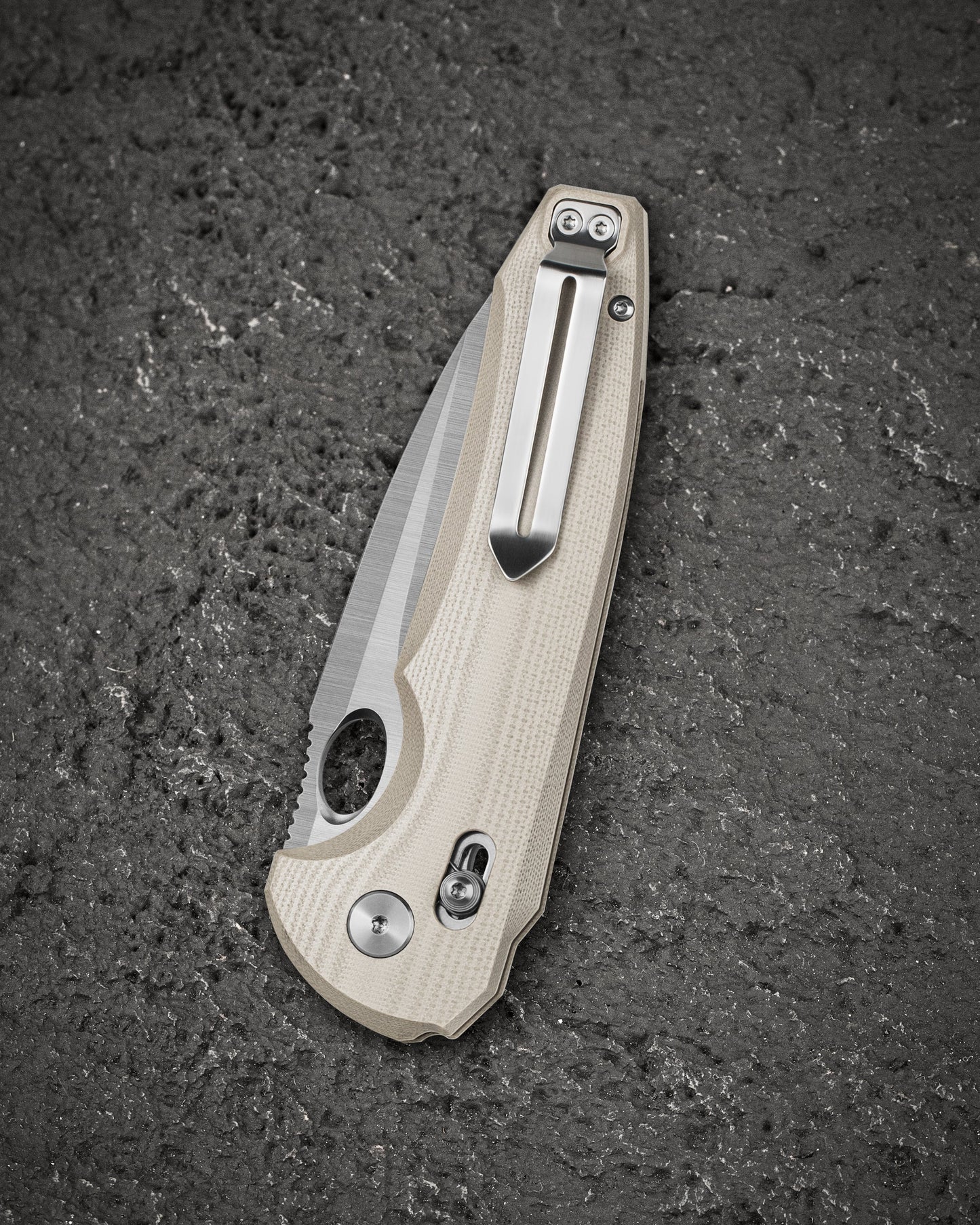 Bestech Noctar BG66C open position – Bar Lock engaged, 3.71″ Satin blade