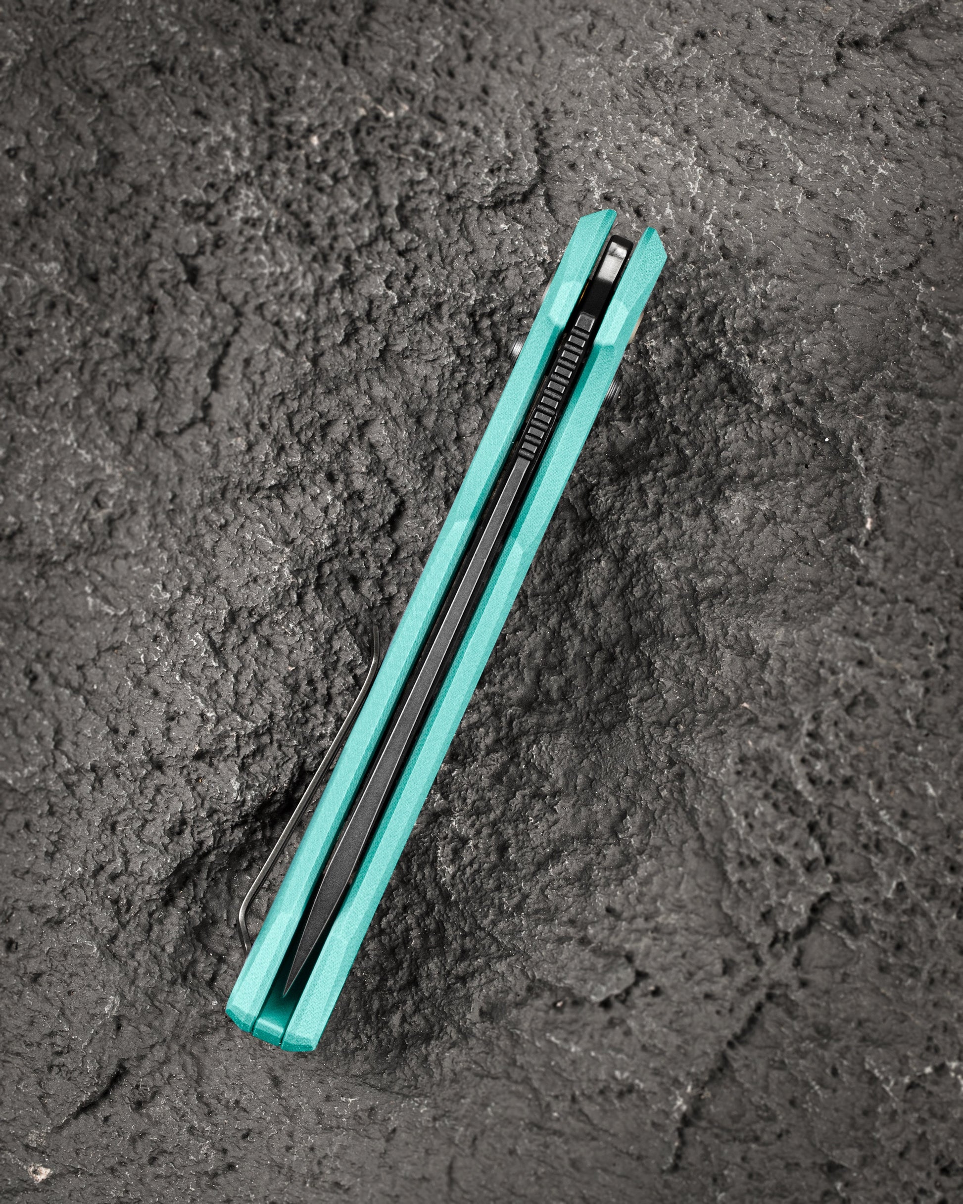 Bestech Noctar BG66F open position – 8.86" overall length, bar lock engaged