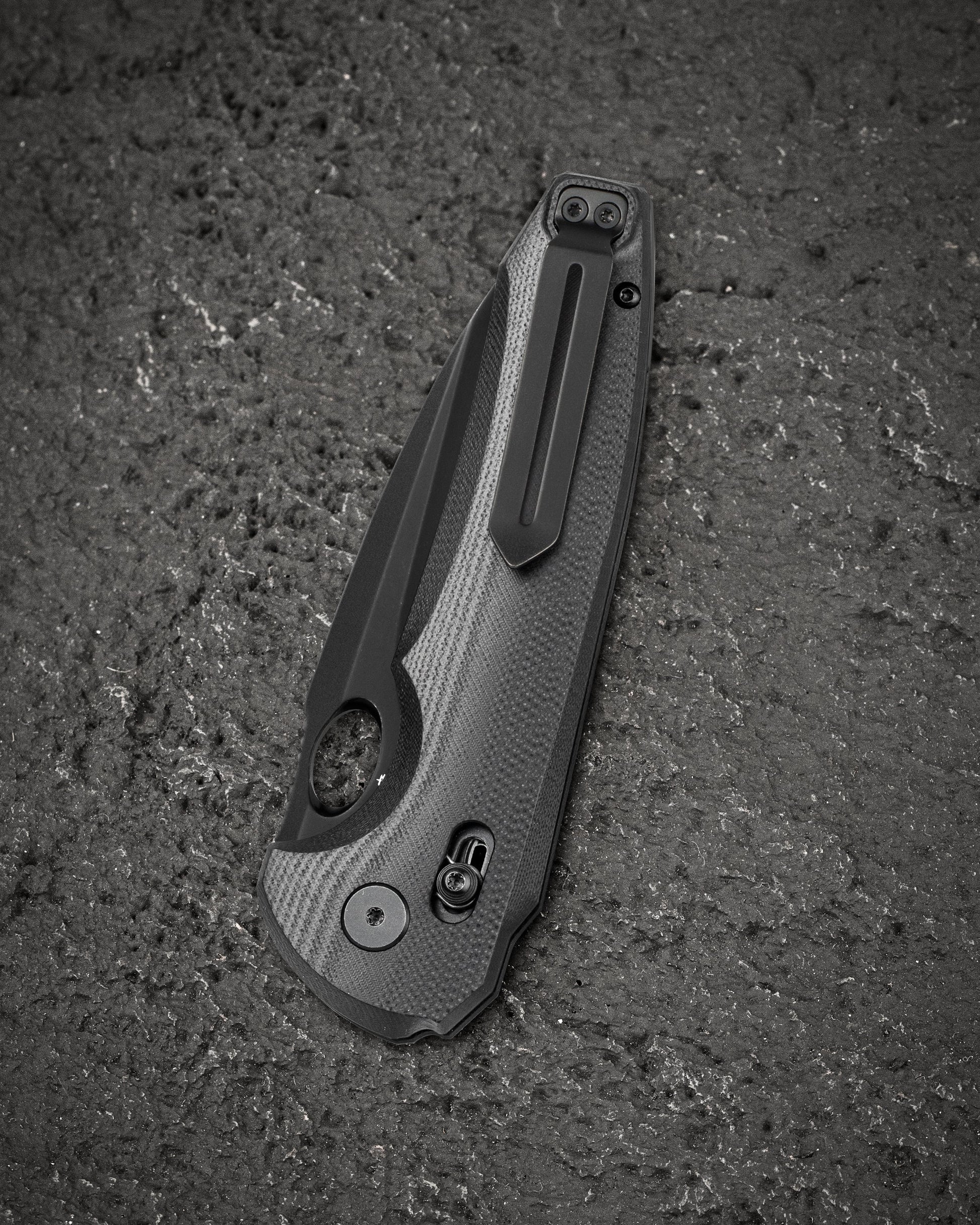Bestech Noctar BG66H open position – Bar Lock engaged, 3.71″ Black Stonewash blade