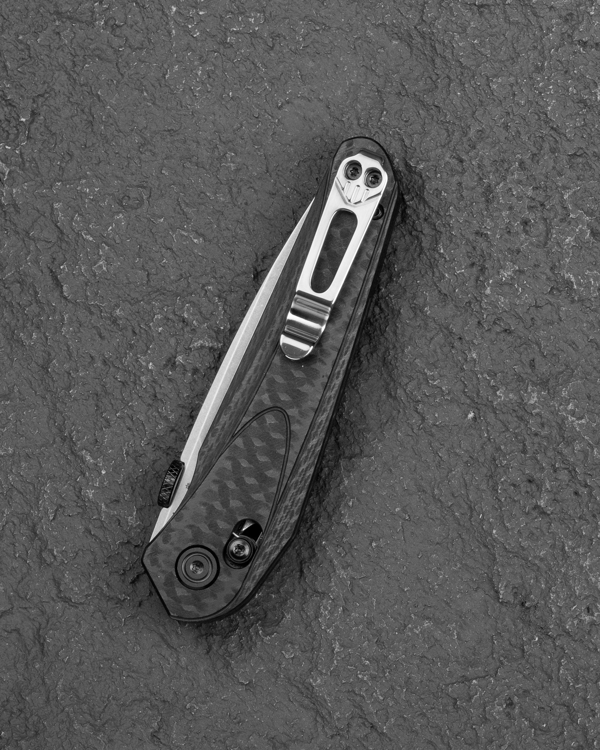 Bestech Mothus BG67A Bar Lock detail – positive lock-up, slim handle profile