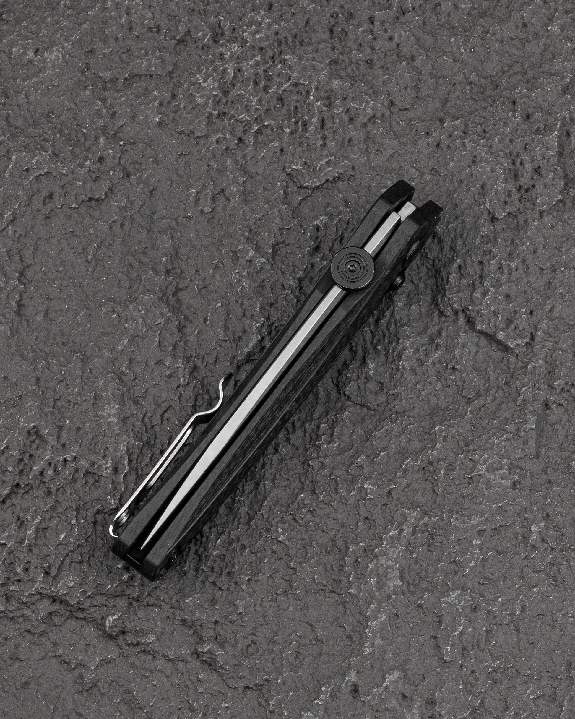 Bestech Mothus BG67A blade detail – 14C28N Stonewash finish, thumb disk deployment