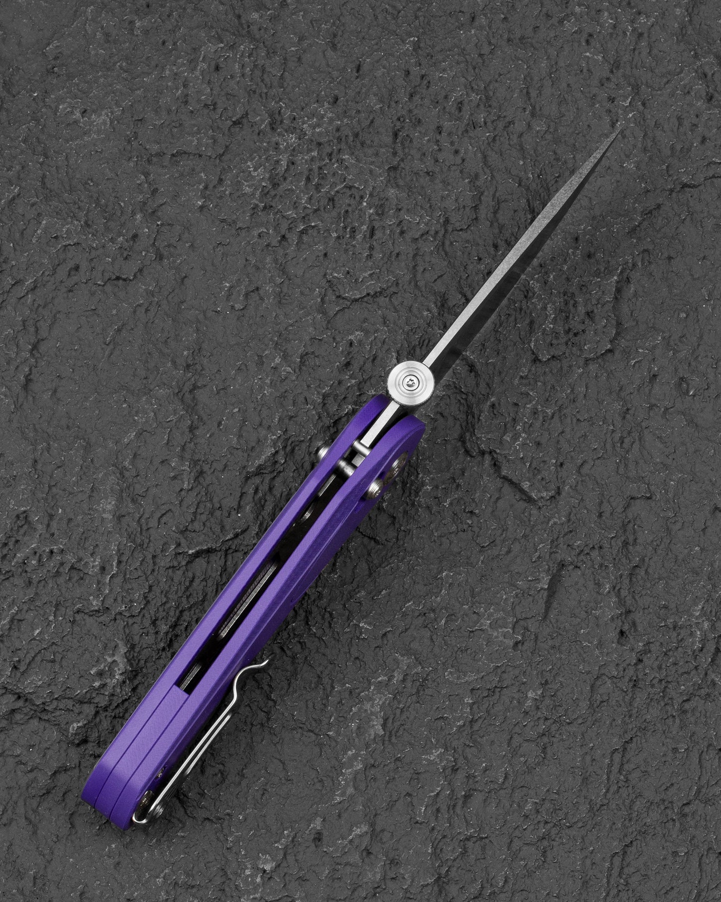Bestech Mothus BG67C Bar Lock detail – positive lock-up, slim handle profile
