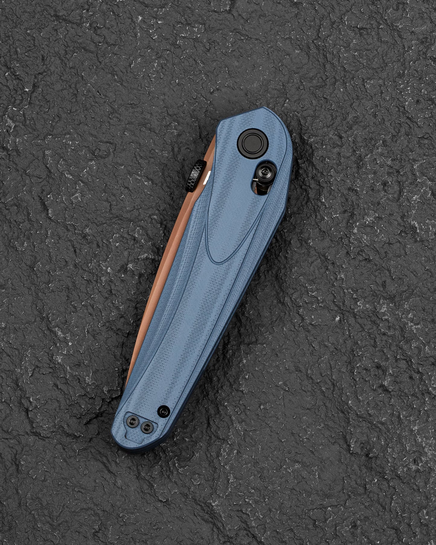 Bestech Mothus BG67F blade detail – 14C28N Gold PVD, thumb disk deployment