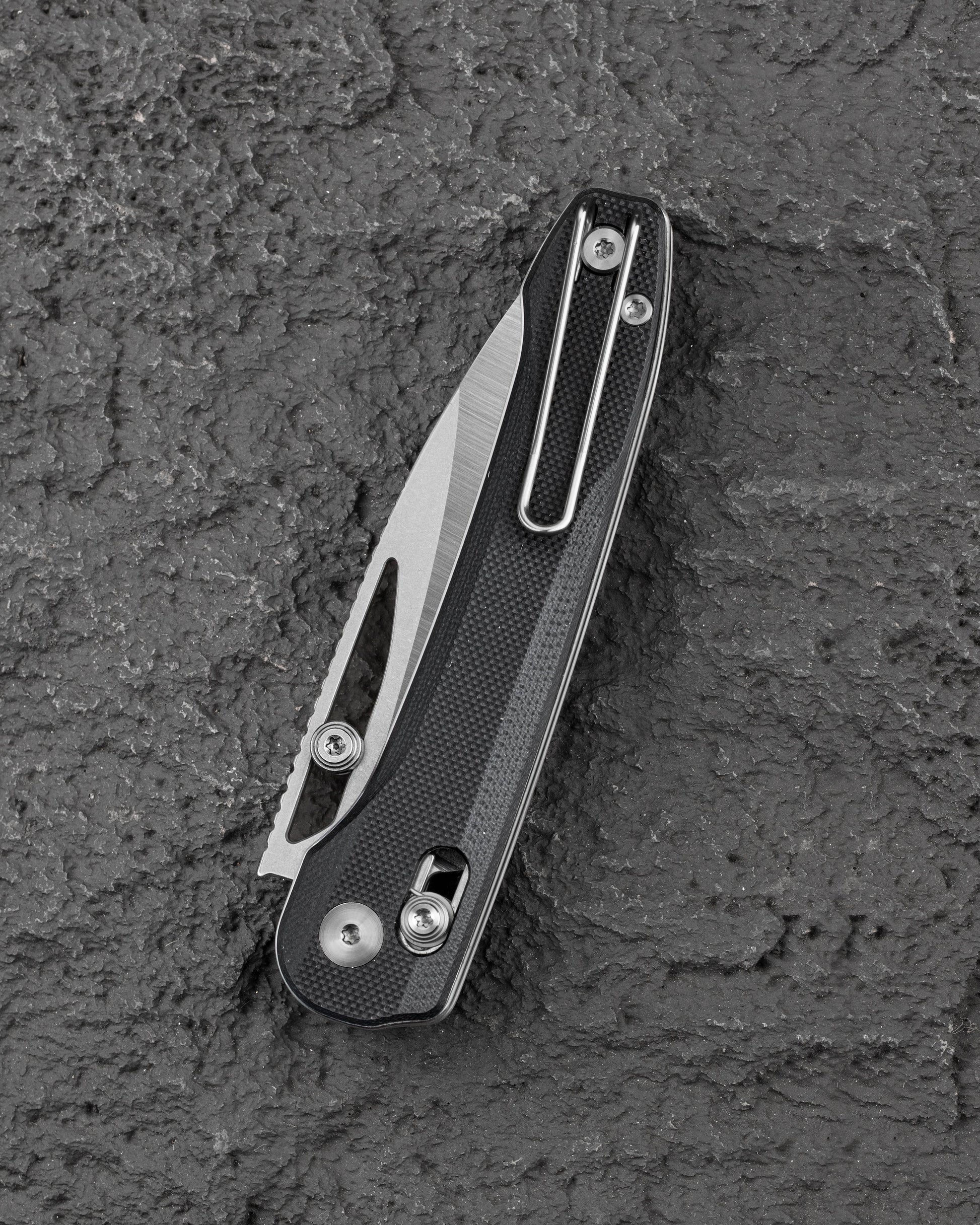 Bestech Cobber BG68A blade detail – 14C28N stonewash flats and satin bevels two-tone finish