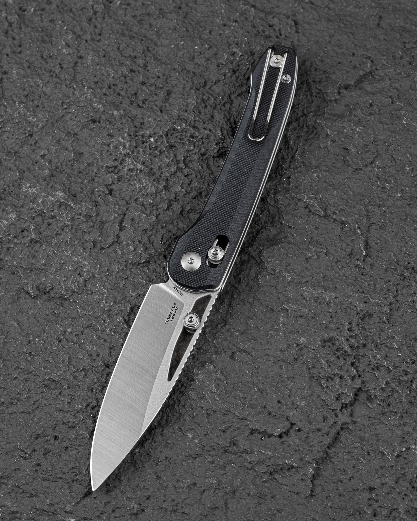Bestech Cobber BG68A closed view – black G10 scales, deep carry clip