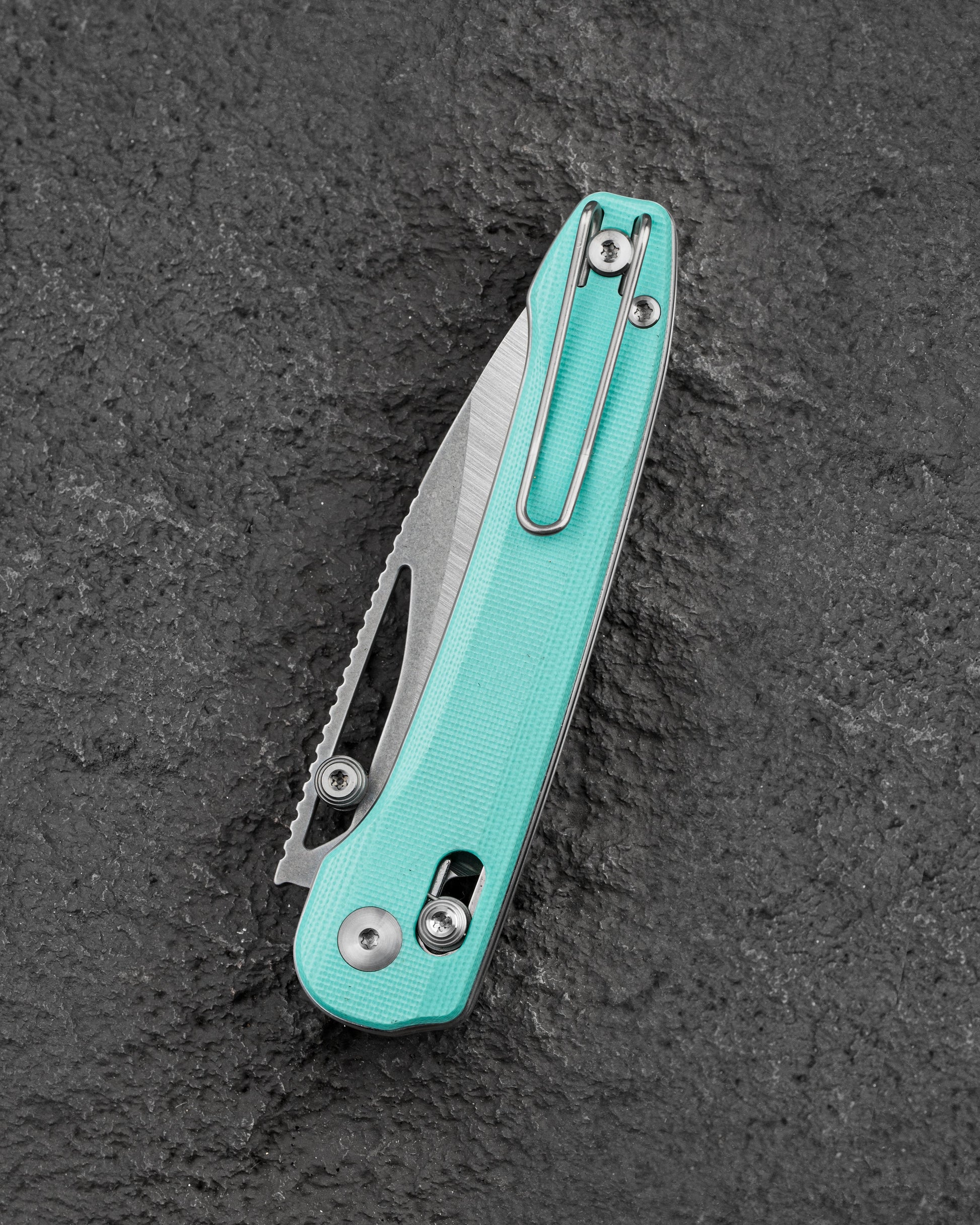 Bestech Cobber BG68B blade detail – 14C28N stonewash flats and satin bevels two-tone finish