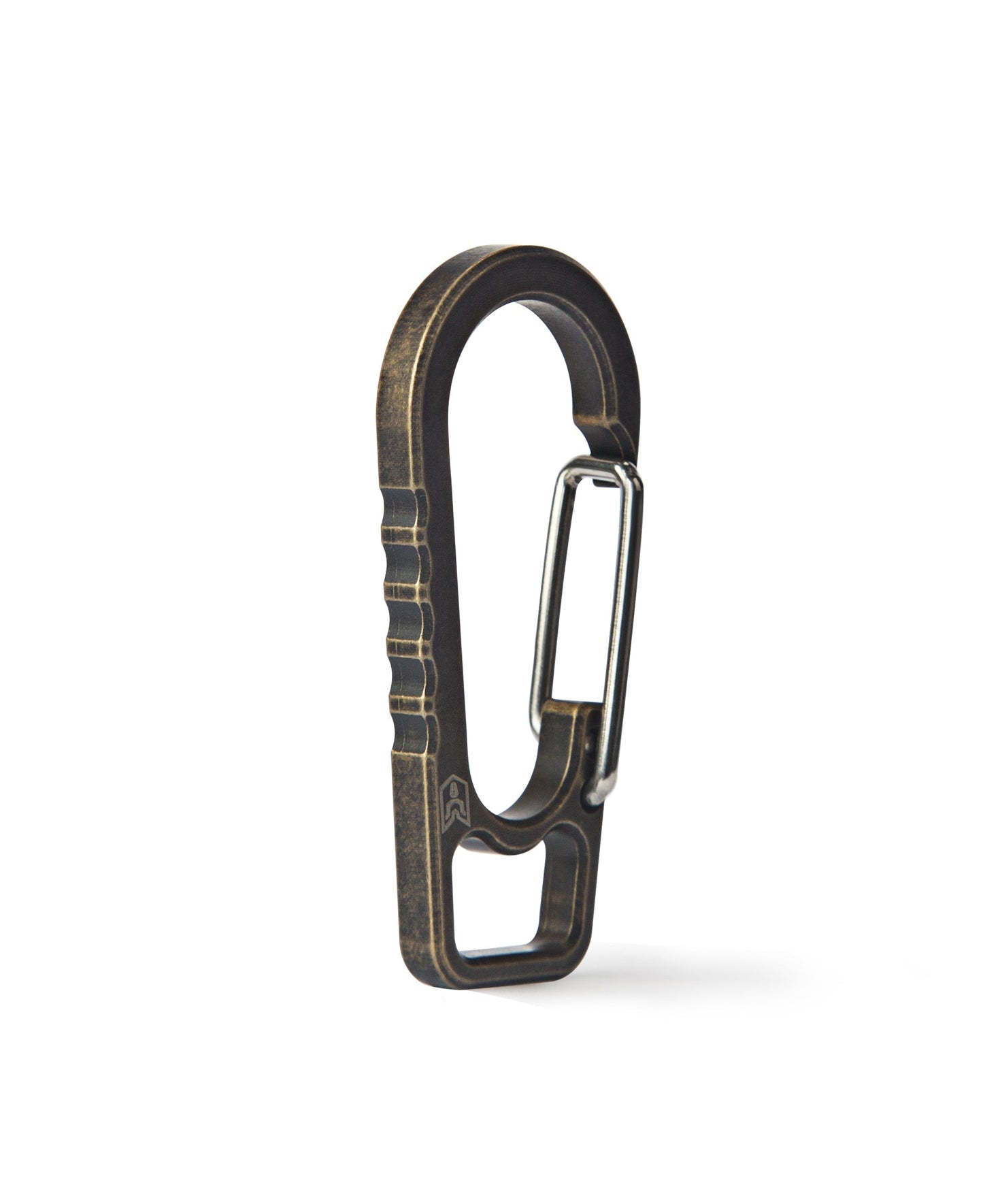 Bestechman Scribe BM16E package contents – pen, titanium carabiner, and black presentation case