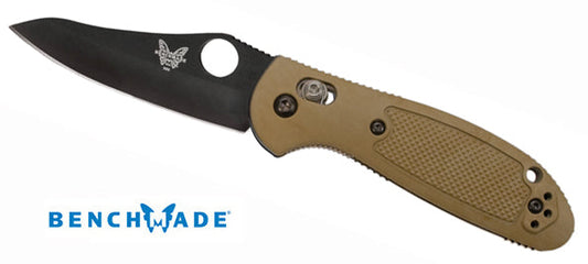 Benchmade Mini Griptilian 555BKHGSN front view - 2.91" black 154CM sheepsfoot folding knife with sand handle