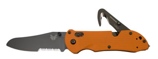 Benchmade Triage 915SBK-ORG front view – 3.50″ black combo N680 sheepsfoot rescue folding knife, orange G10 handle