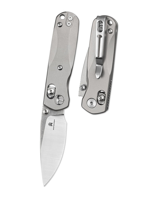 Bestechman SPRITE BMK21A front view – 2.36″ M390 Stonewash+Satin, natural bead blast titanium, B-Lock