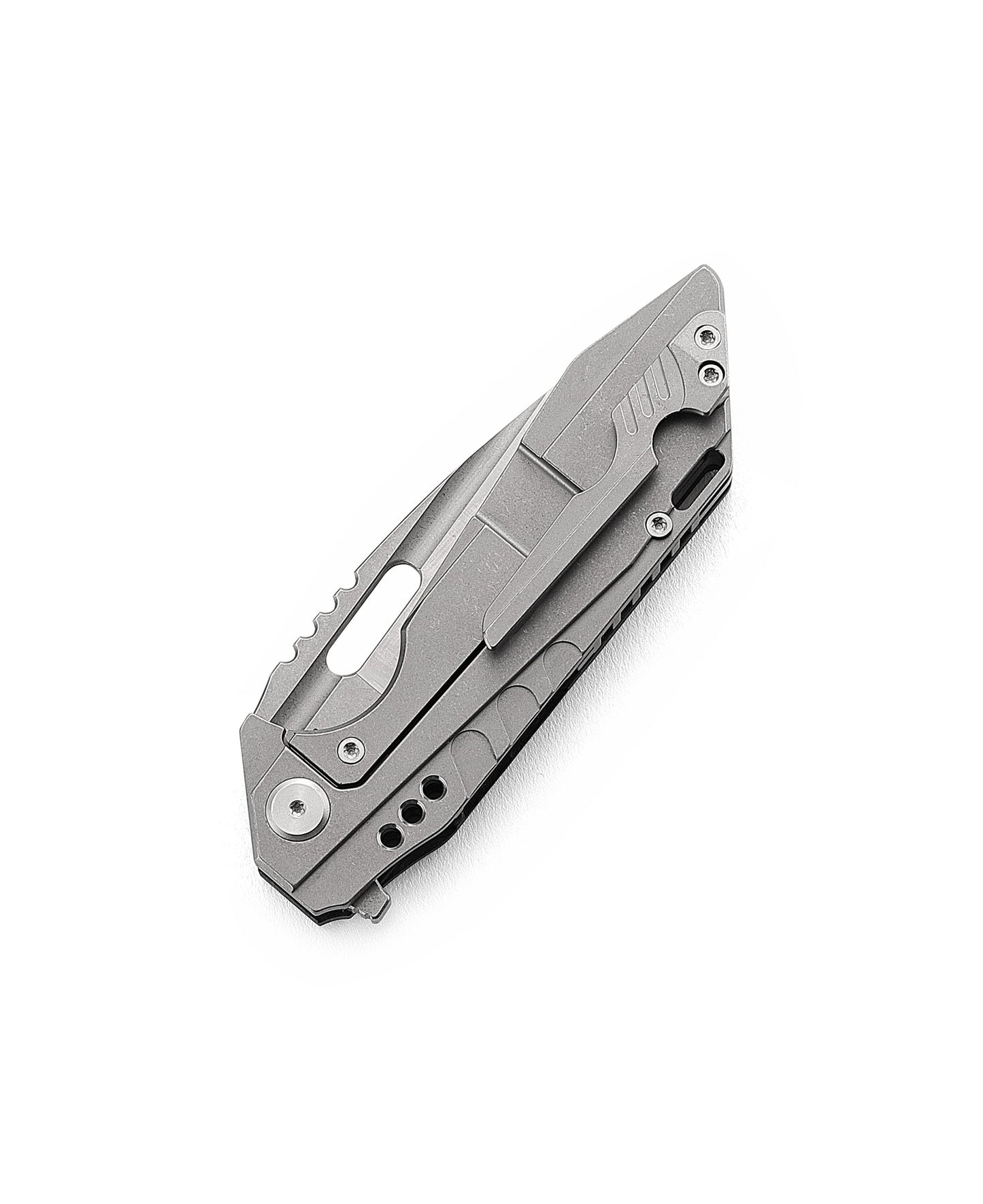 Bestech Shodan BT1910C carbon fiber handle detail – woven carbon fiber inlays in grey titanium frame
