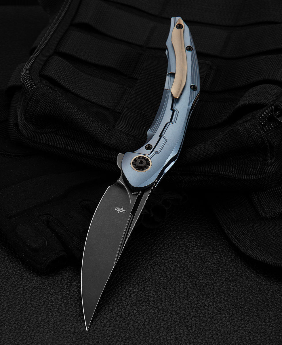 Bestech Marukka BT2002B closed view – 5.04" closed, blue anodized titanium handle