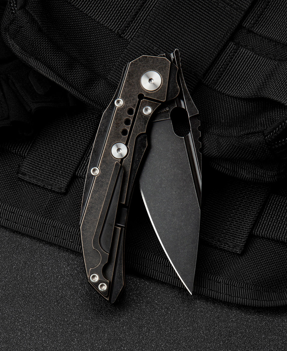 Bestech Exploit BT2005C side view – monochromatic black stonewash titanium handle