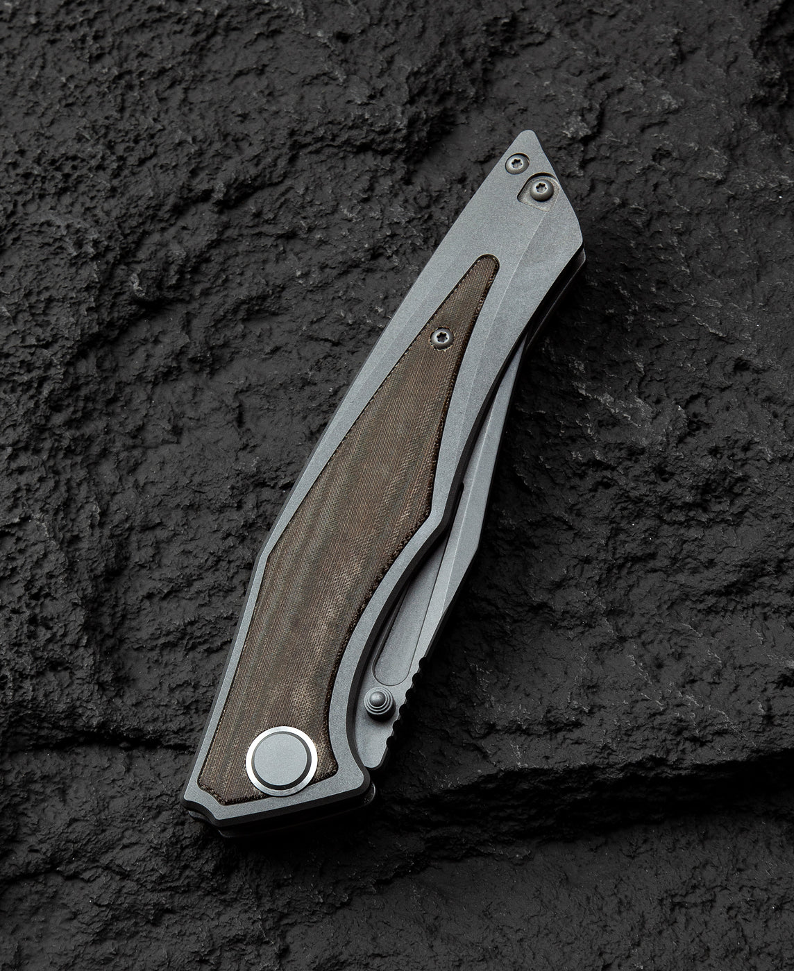 Bestech Togatta BT2102D open position – frame lock engaged, 9.1" overall length