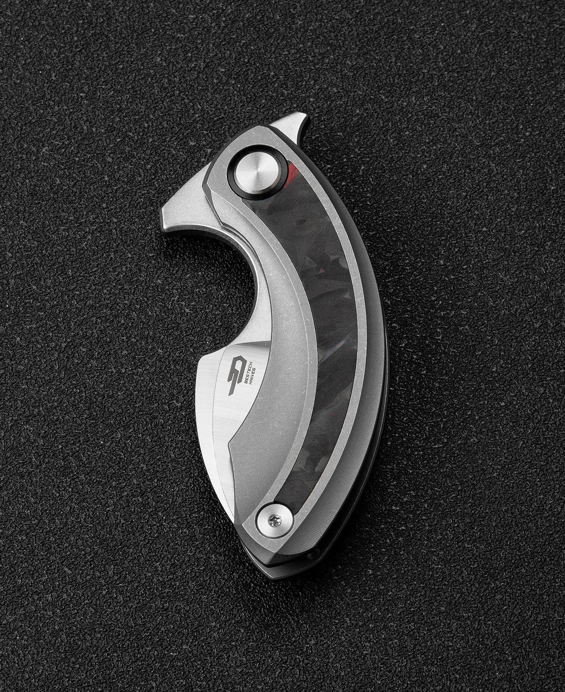 Bestech Strelit BT2103E open position – frame lock engaged, M390 blade deployed