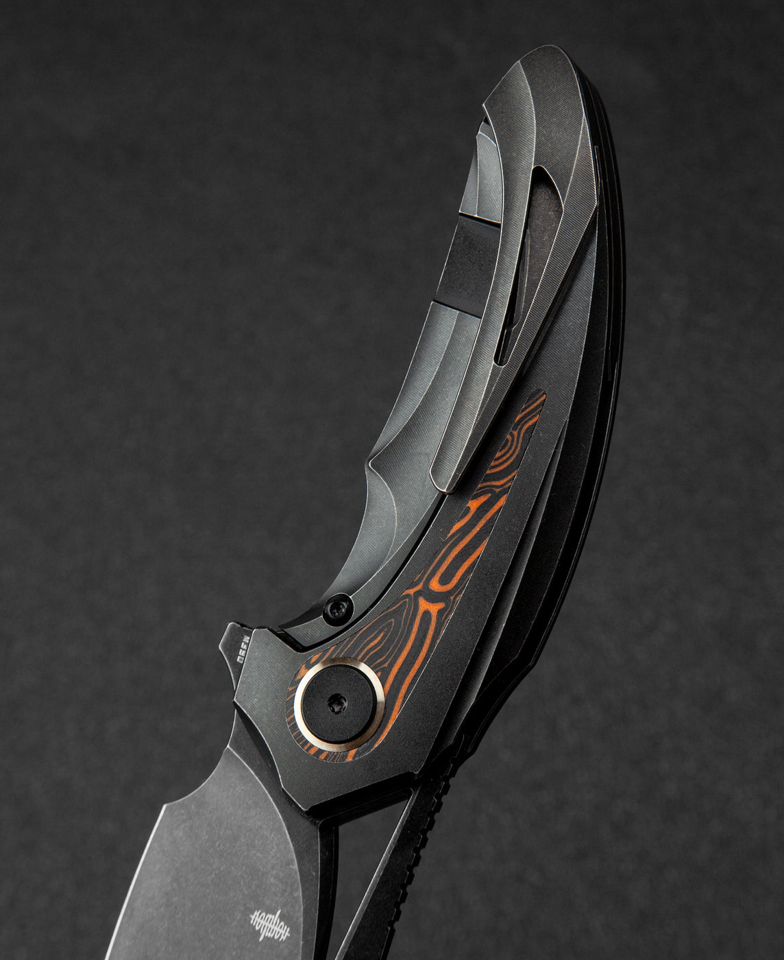 Bestech Nuke BT2107E spine detail – M390 wharncliffe spine curvature, 3.8mm blade stock