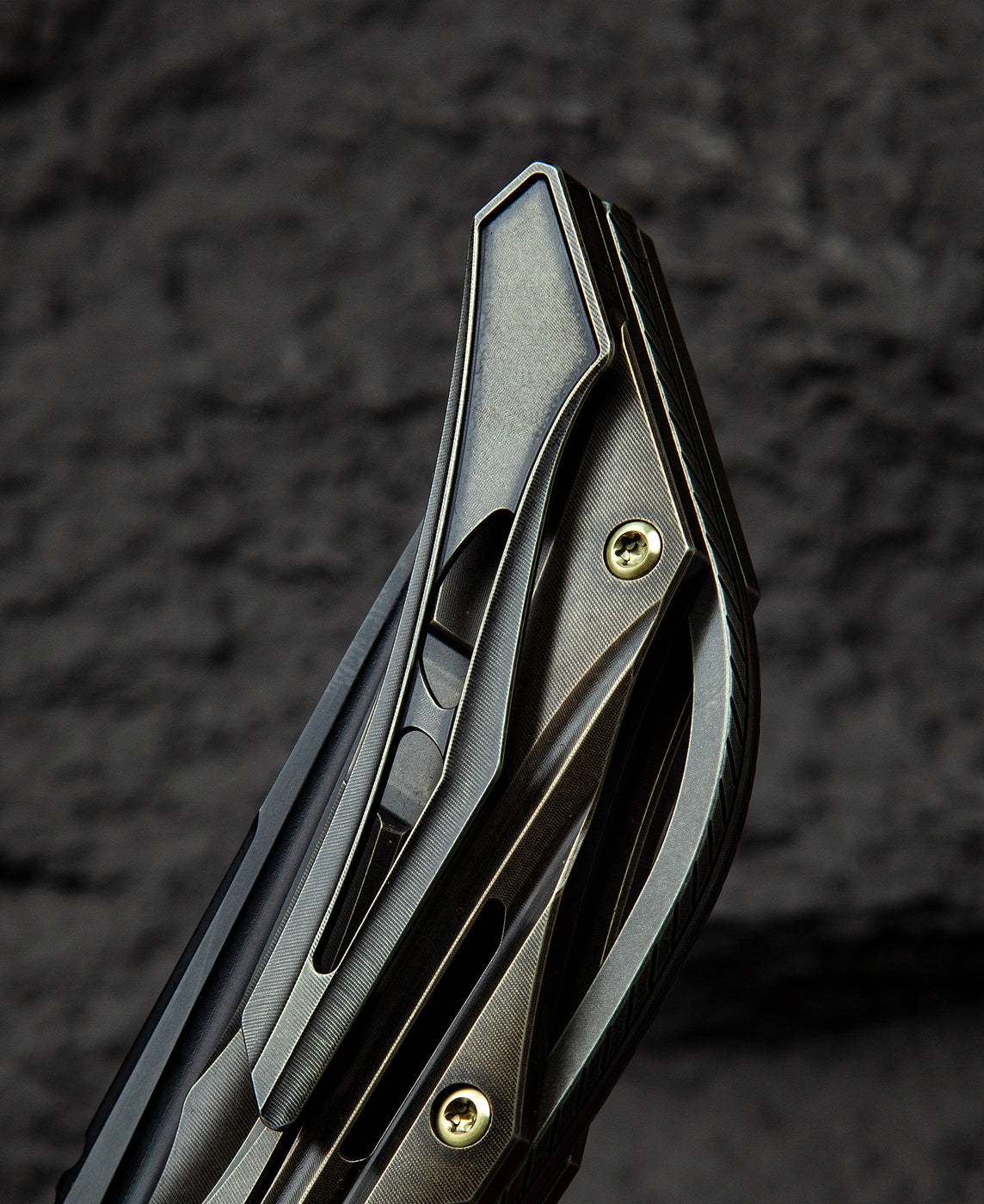 Bestech Vigil BT2201D clip detail – tip-up right-hand titanium pocket clip