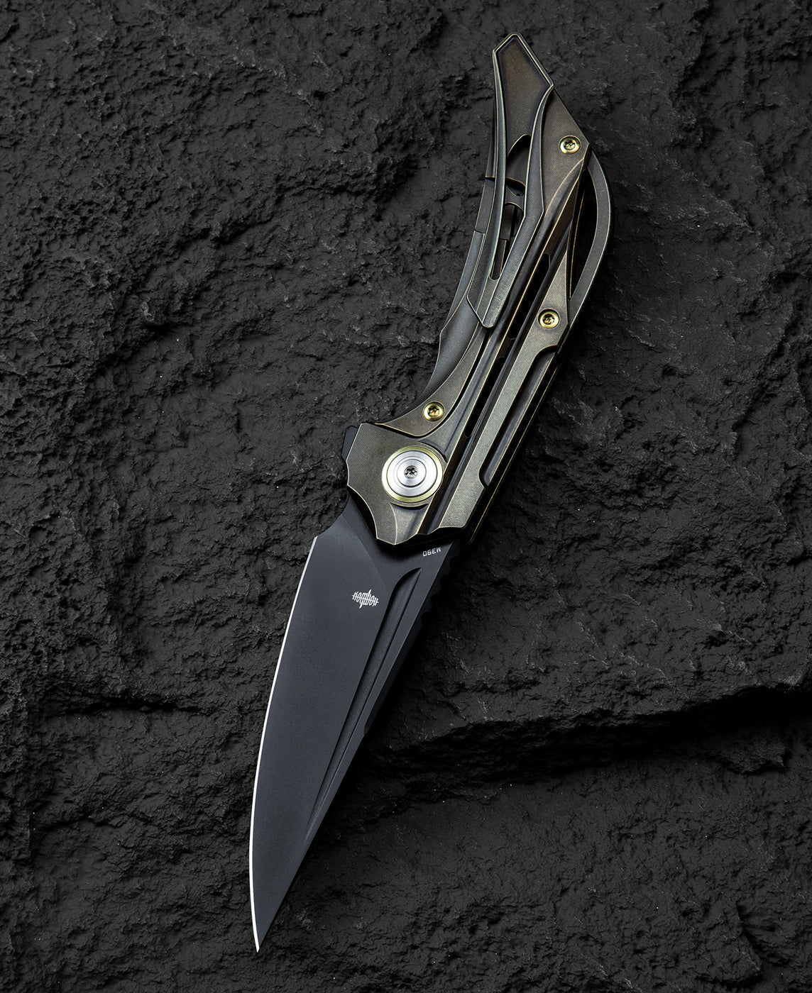 Bestech Vigil BT2201D closed view – 4.53 inch closed length, bronze stonewash titanium frame