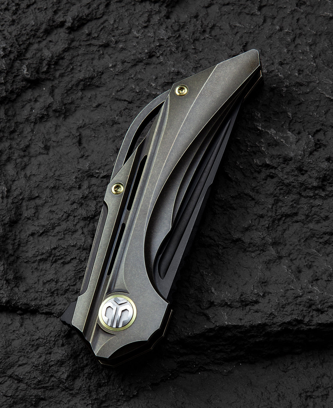 Bestech Vigil BT2201D open position – frame lock engaged, M390 blade fully deployed