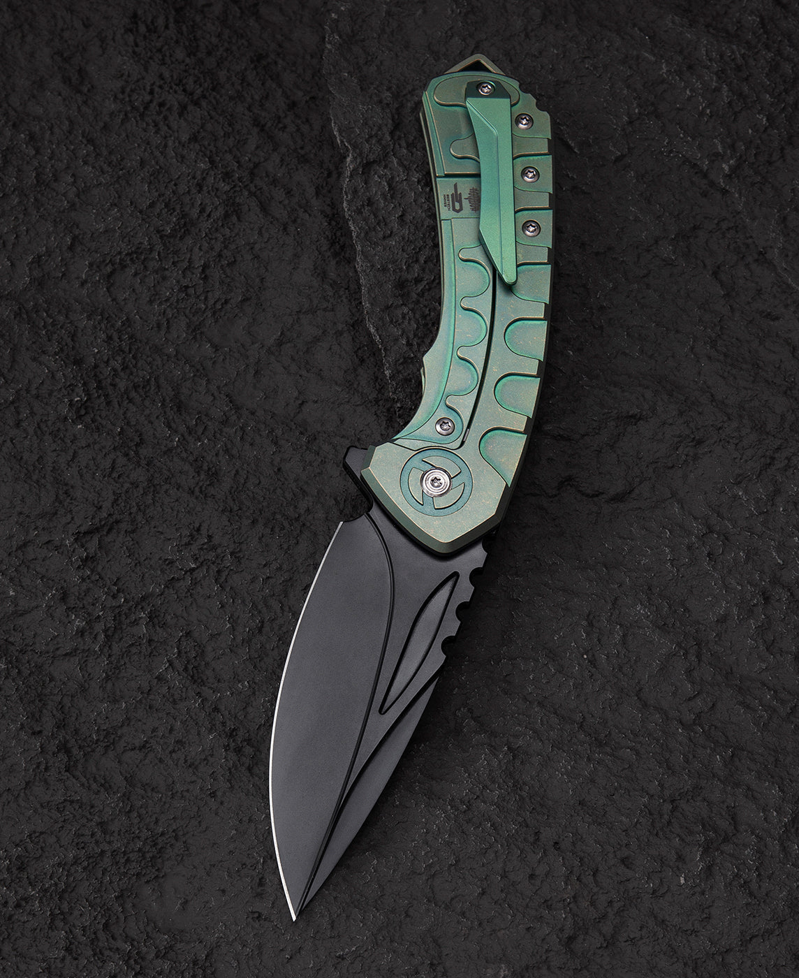 Bestech Buwaya BT2203D closed view – 4.64 inch closed length, retro green titanium frame
