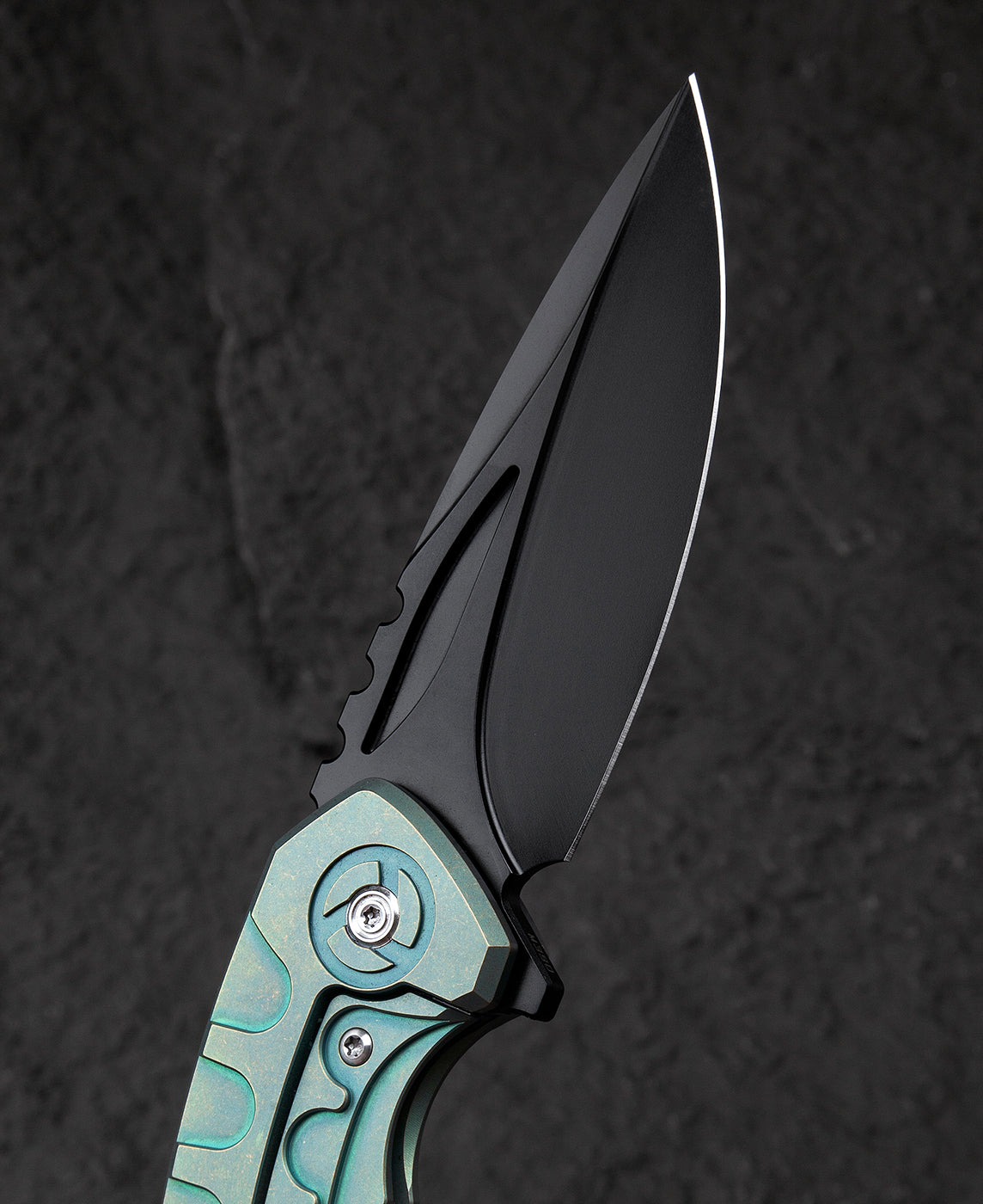 Bestech Buwaya BT2203D retro green detail – warm olive military green titanium handle