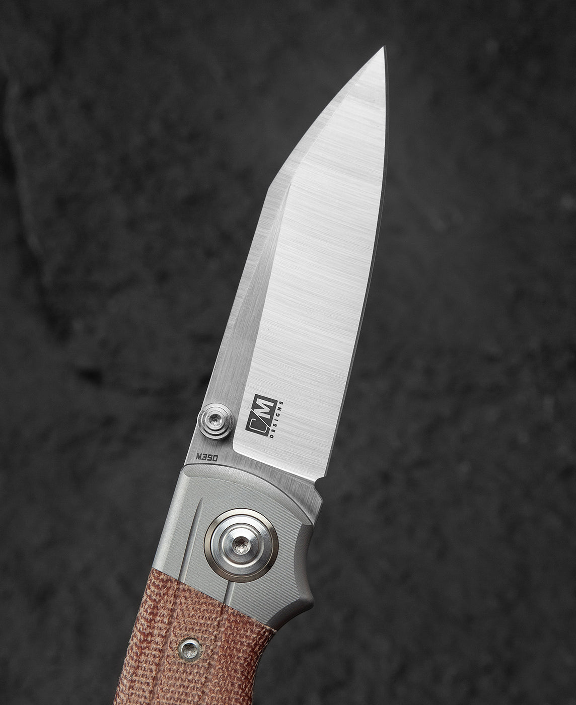 Bestech Tonic BT2204B open position – lockback engaged, sheepsfoot blade deployed