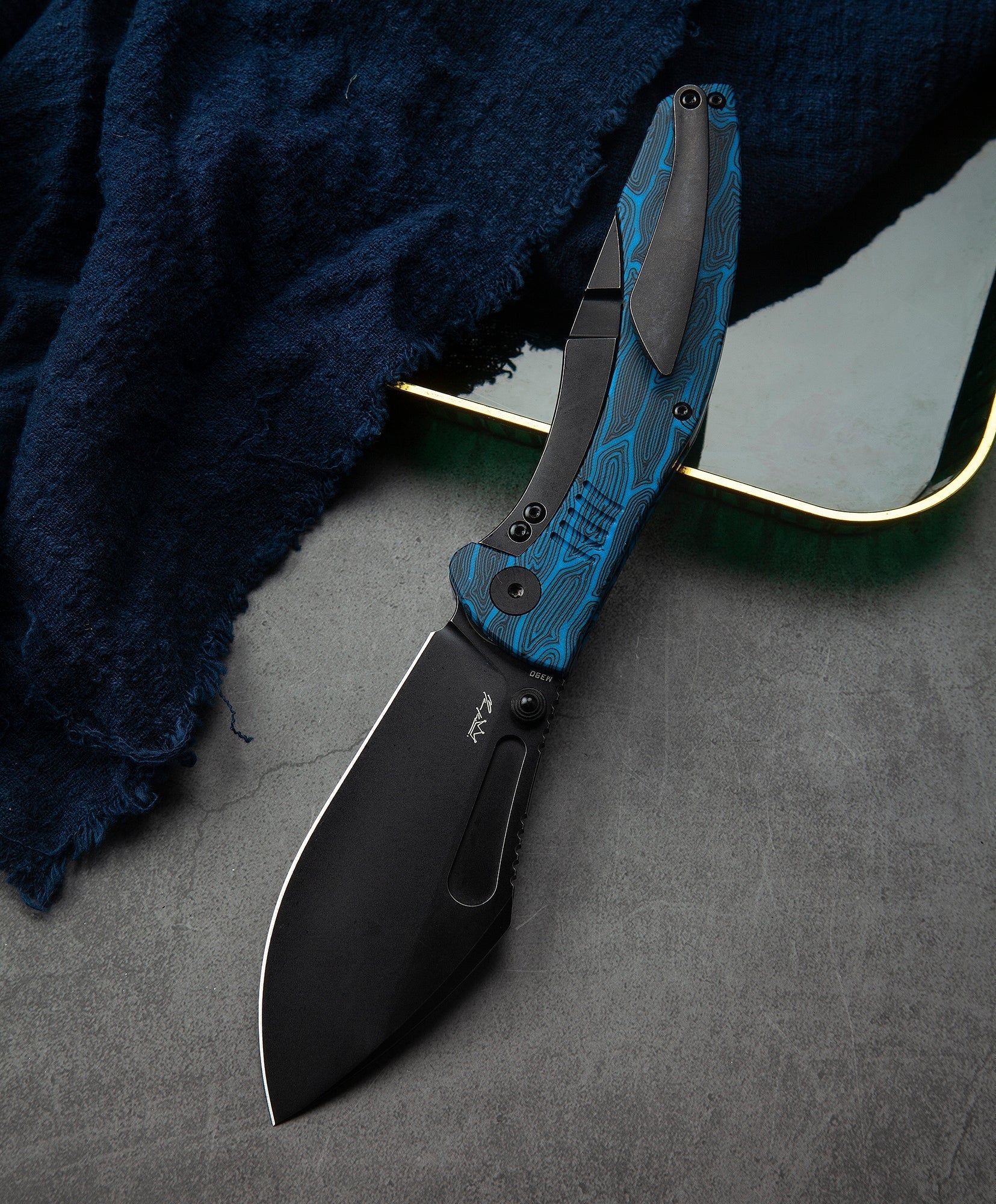 Bestech Lockness BT2205D closed view – 5.05 inch closed black blue G10 titanium frame lock folder