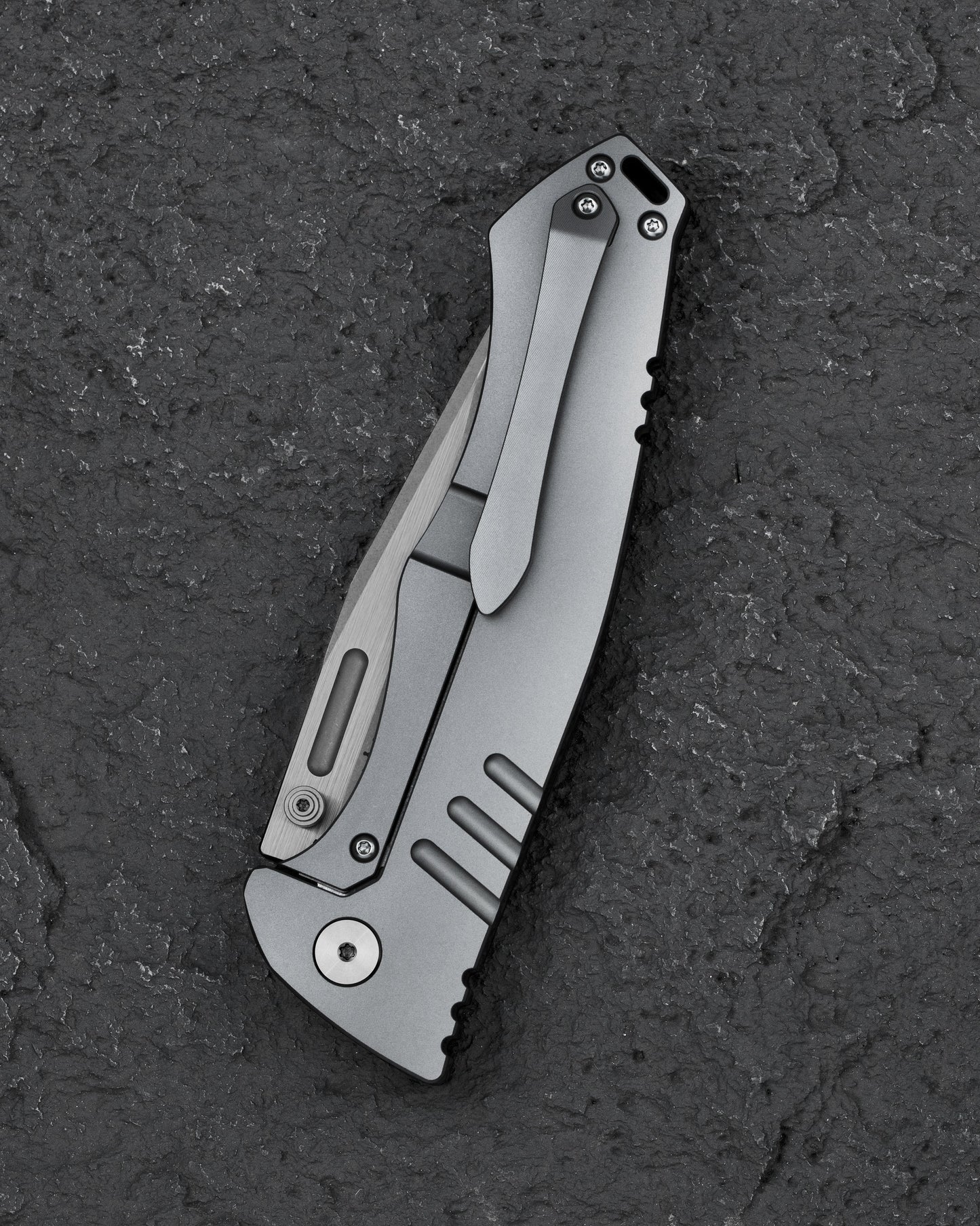 Bestech Keen II BT2301B blade detail – S35VN steel with dual stonewash and satin finish by Koenscraft