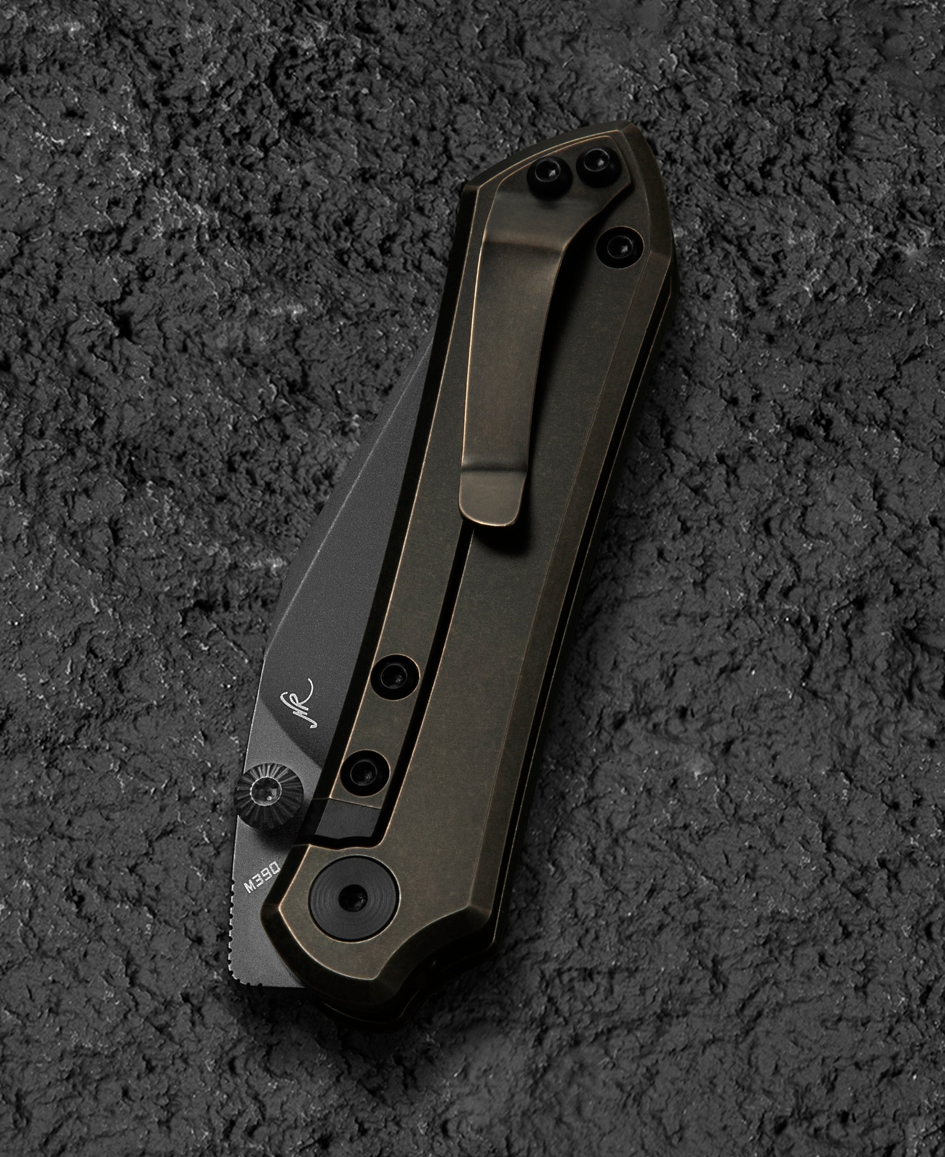 Bestech Icarus BT2302B blade detail – M390 steel with black stonewash finish by Nick Rogers