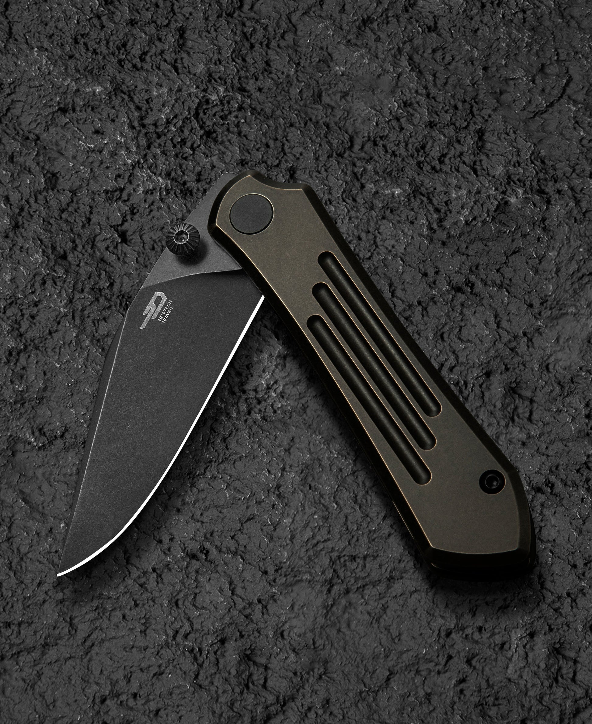 Bestech Icarus BT2302B clip detail – titanium clip in matching black and bronze stonewash finish
