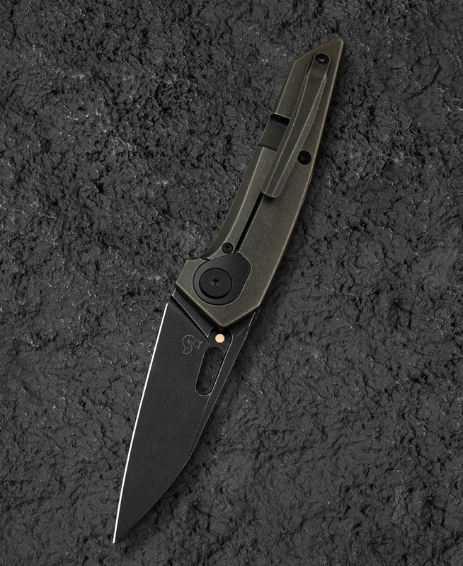 Bestech VK-Void BT2305D closed view – black bronze stonewash titanium, red copper blade inlay detail