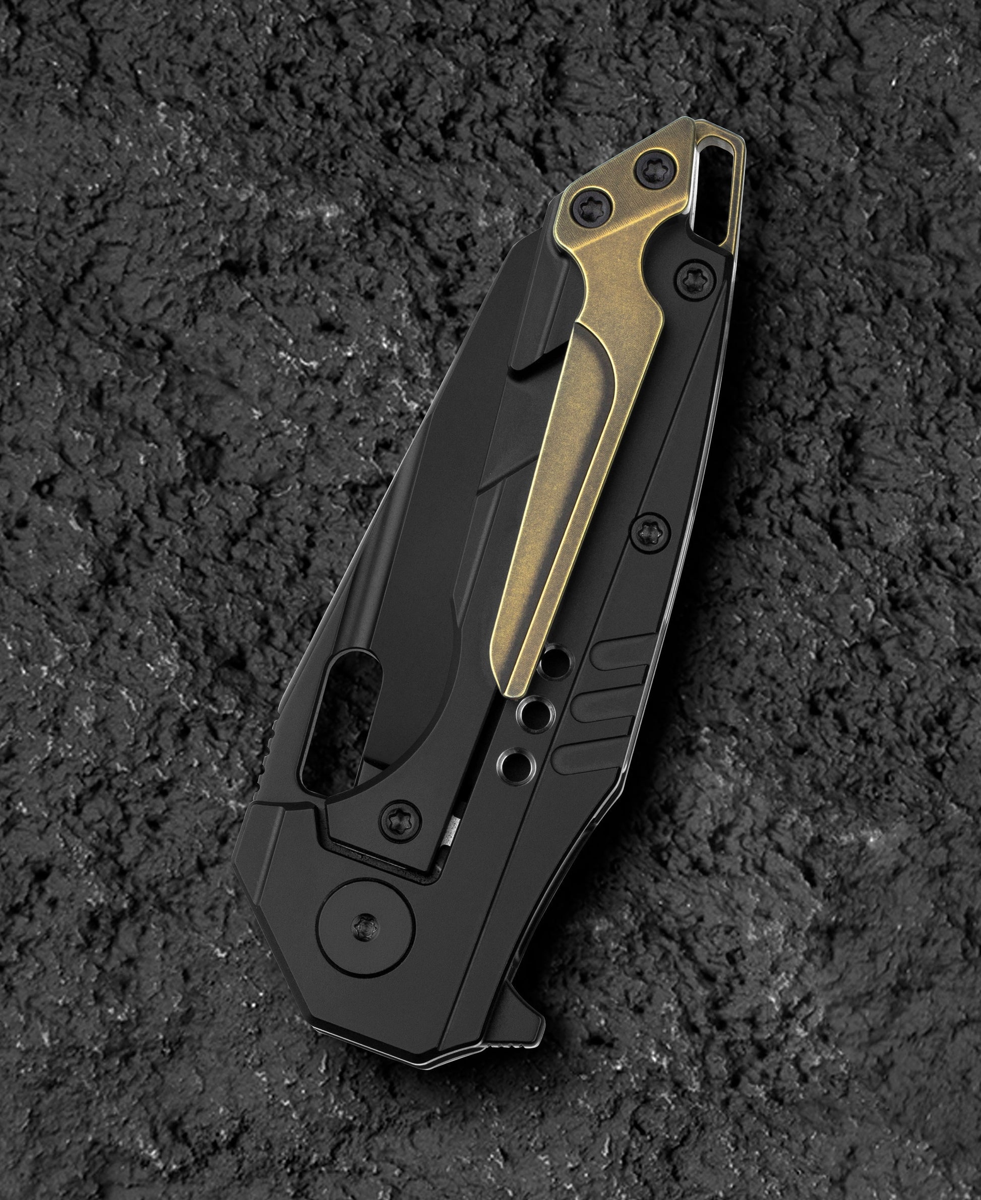 Bestech Nyxie 3 BT2308B open position – flipper deployed on ceramic bearings, frame lock engaged