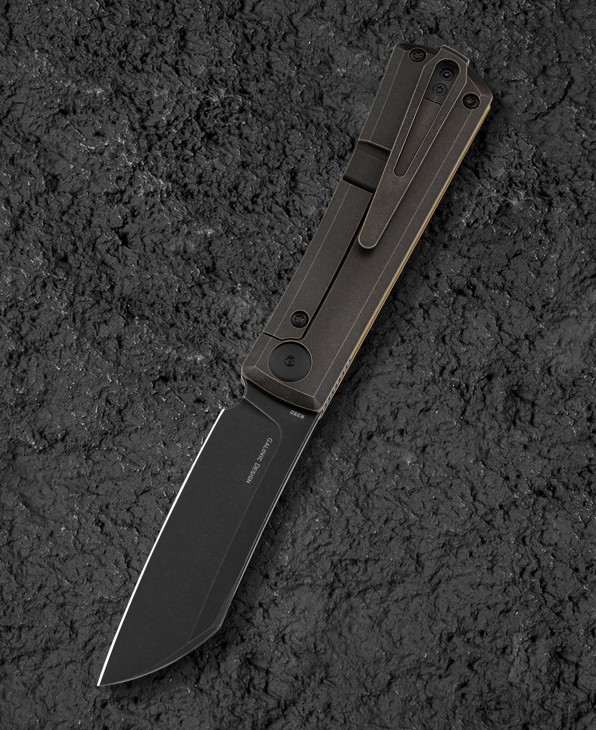 Bestech Bruv BT2401C closed view – titanium frame lock front flipper, Ultem scales bronze black