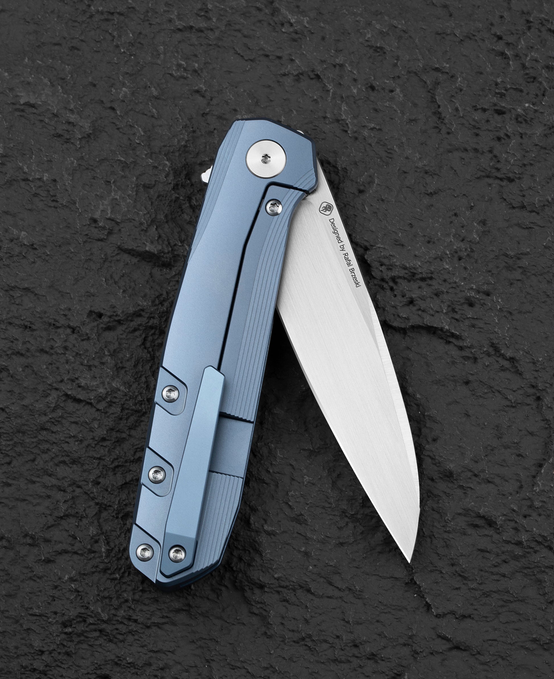 Bestech 9 BT2408C Folding Knife Blade Spine M390 Hand Satin Steel Detail