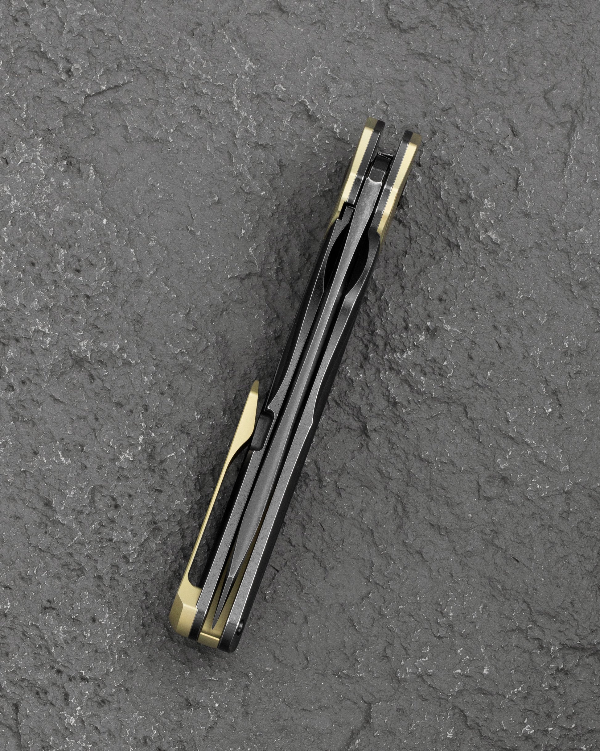 Bestech Excentric BT2412B Titanium Backspacer Black Folding Knife Detail