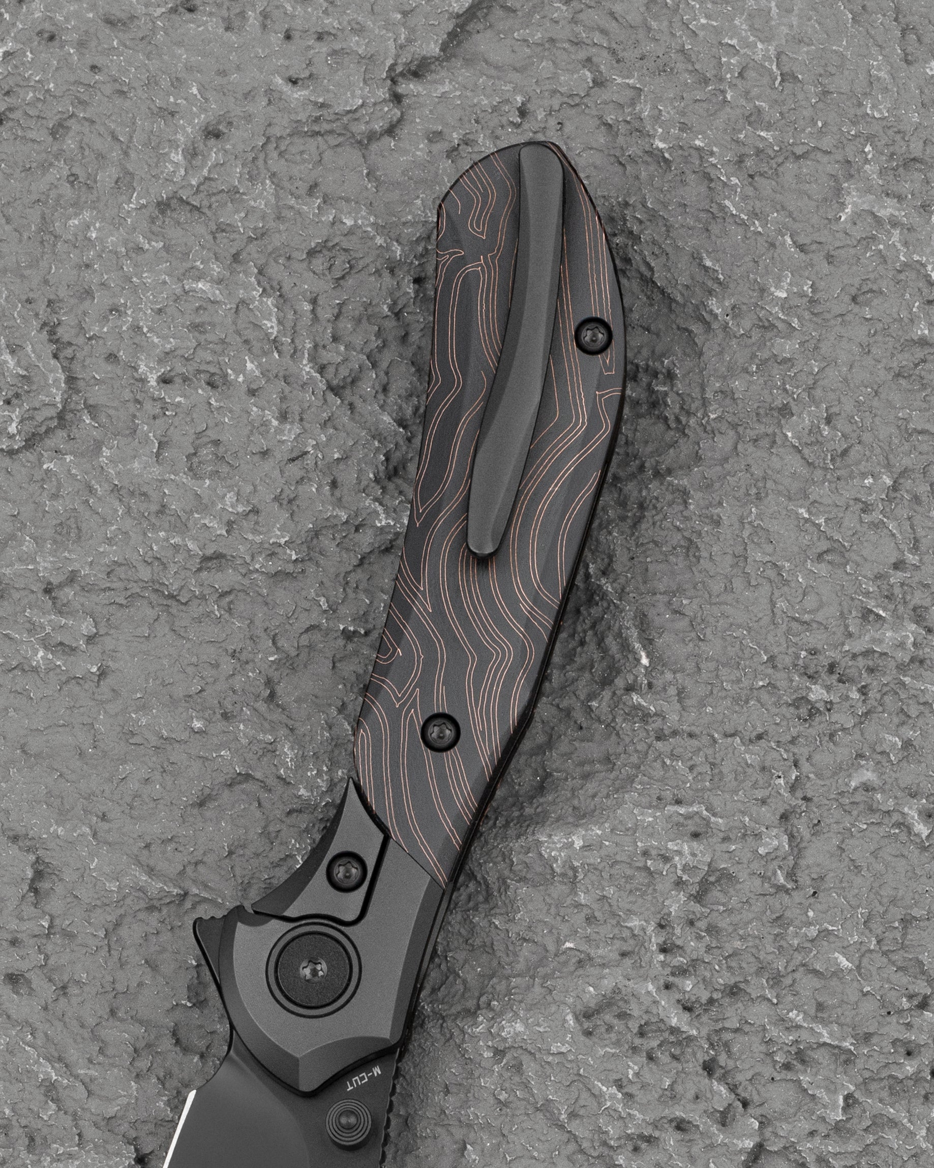 Bestech Constellation BT2501B Thin Line G10 Titanium Handle Texture Detail